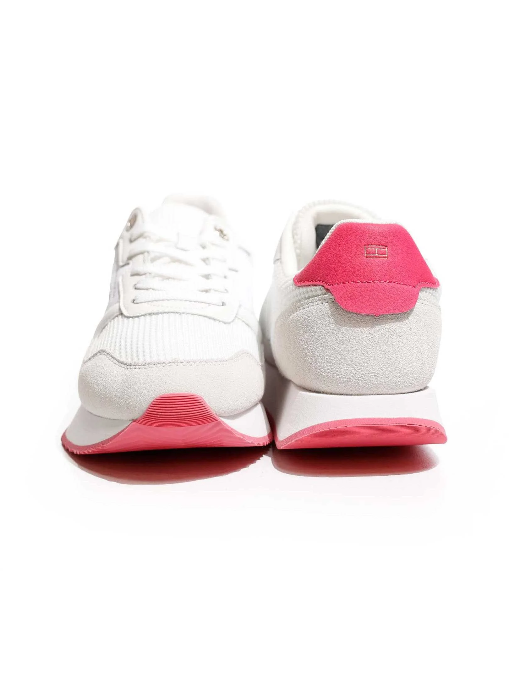 Tommy Hilfiger - ELEVATED ESSENTIAL... Tommy Hilfiger - ELEVATED ESSENTIAL...