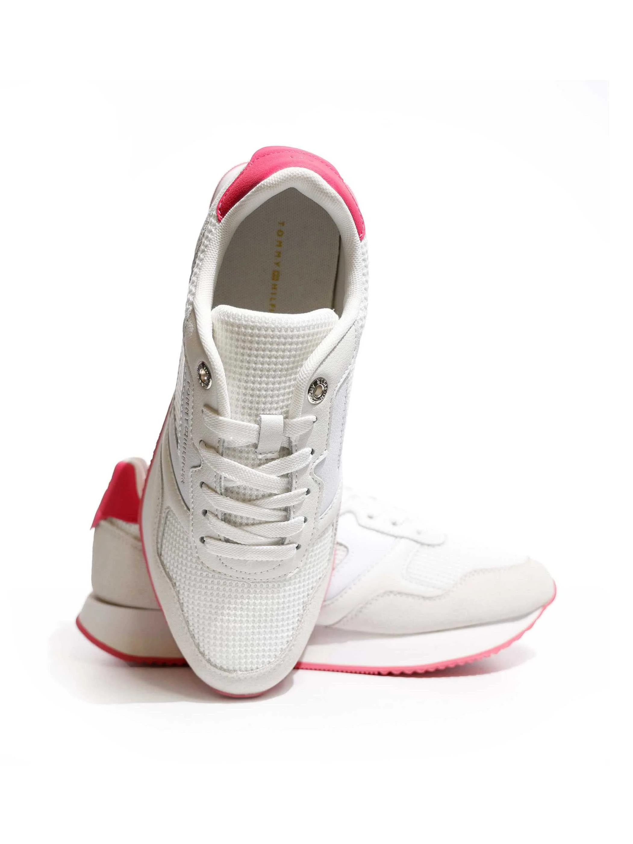 Tommy Hilfiger - ELEVATED ESSENTIAL... Tommy Hilfiger - ELEVATED ESSENTIAL...