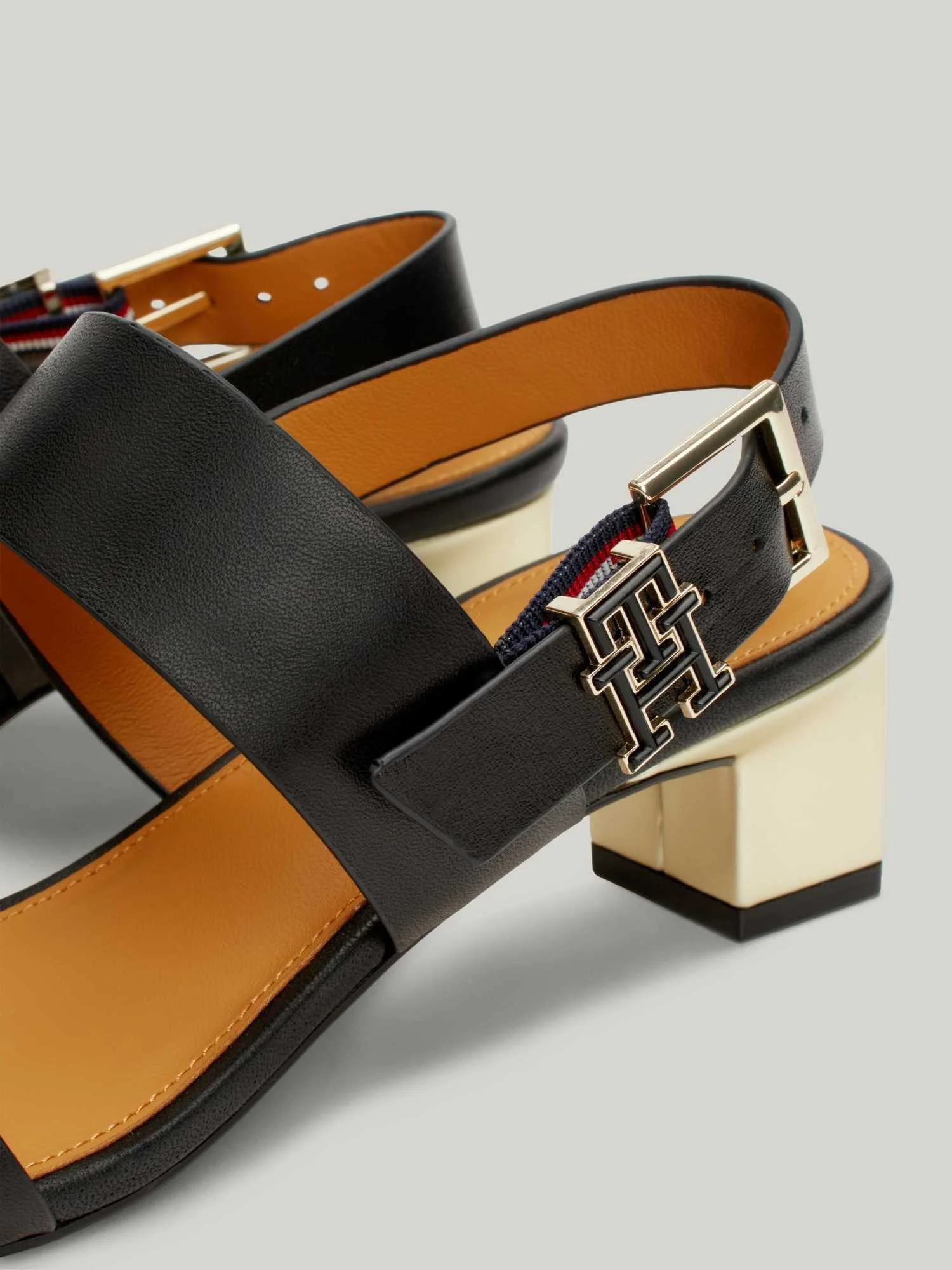 Tommy Hilfiger - TH HARDWARE MID HEEL Tommy Hilfiger - TH HARDWARE MID HEEL