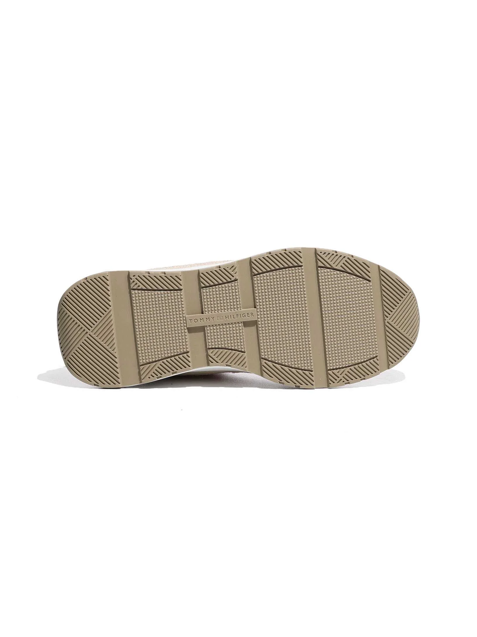 Tommy Hilfiger - CASUAL FASHION... Tommy Hilfiger - CASUAL FASHION...