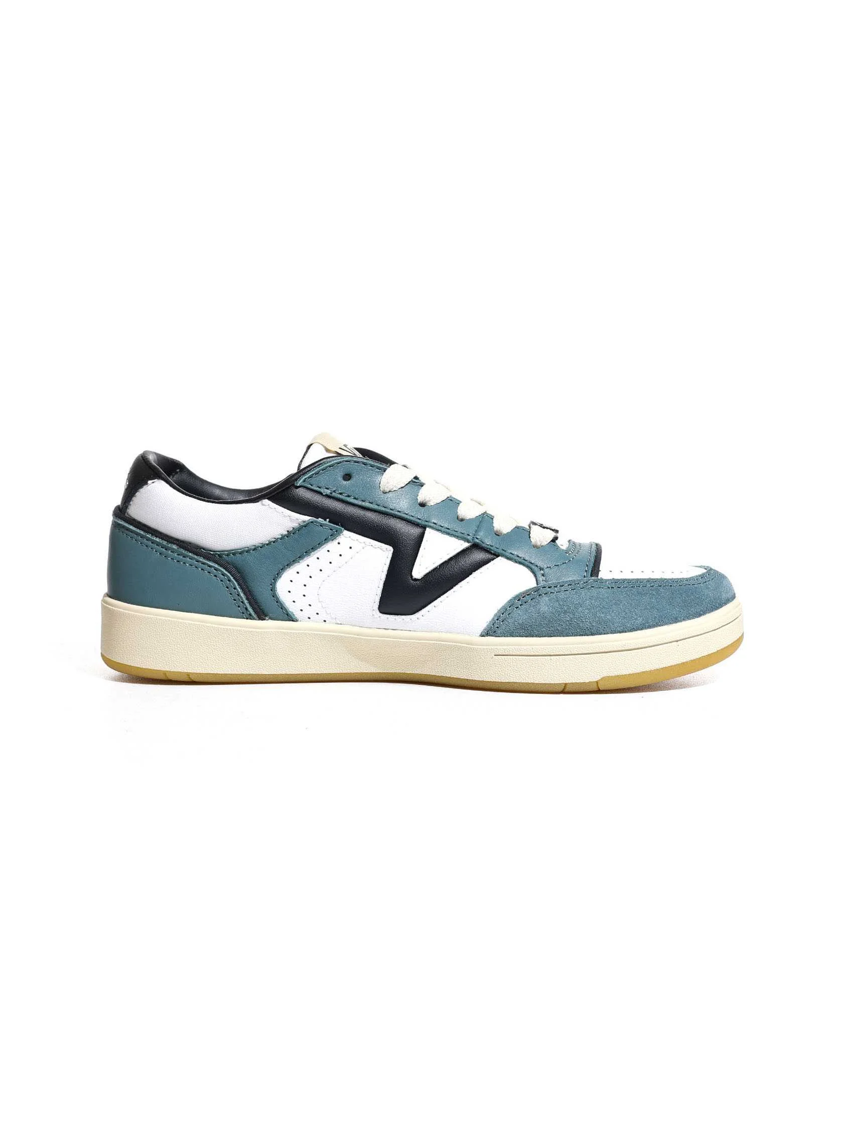 VANS - UA Lowland CC JMP SERIO... VANS - UA Lowland CC JMP SERIO...