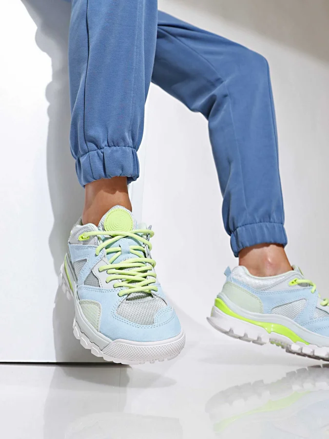 VANS - UA AMZN Trailhead MBLUE 2