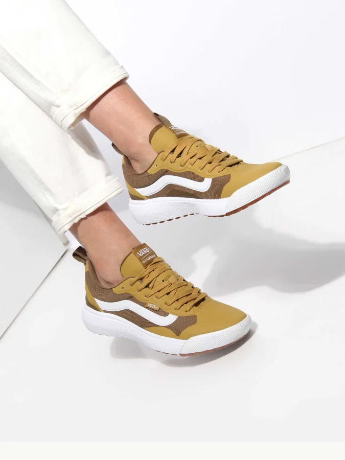 VANS - UA UltraRange EXO 2