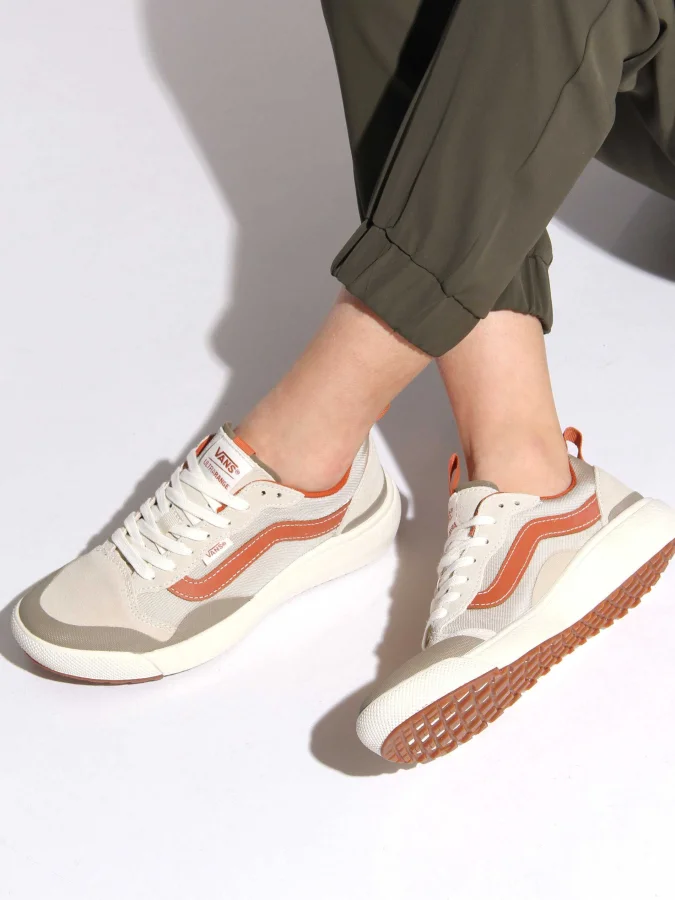 VANS - UA UltraRange EXO SE 2