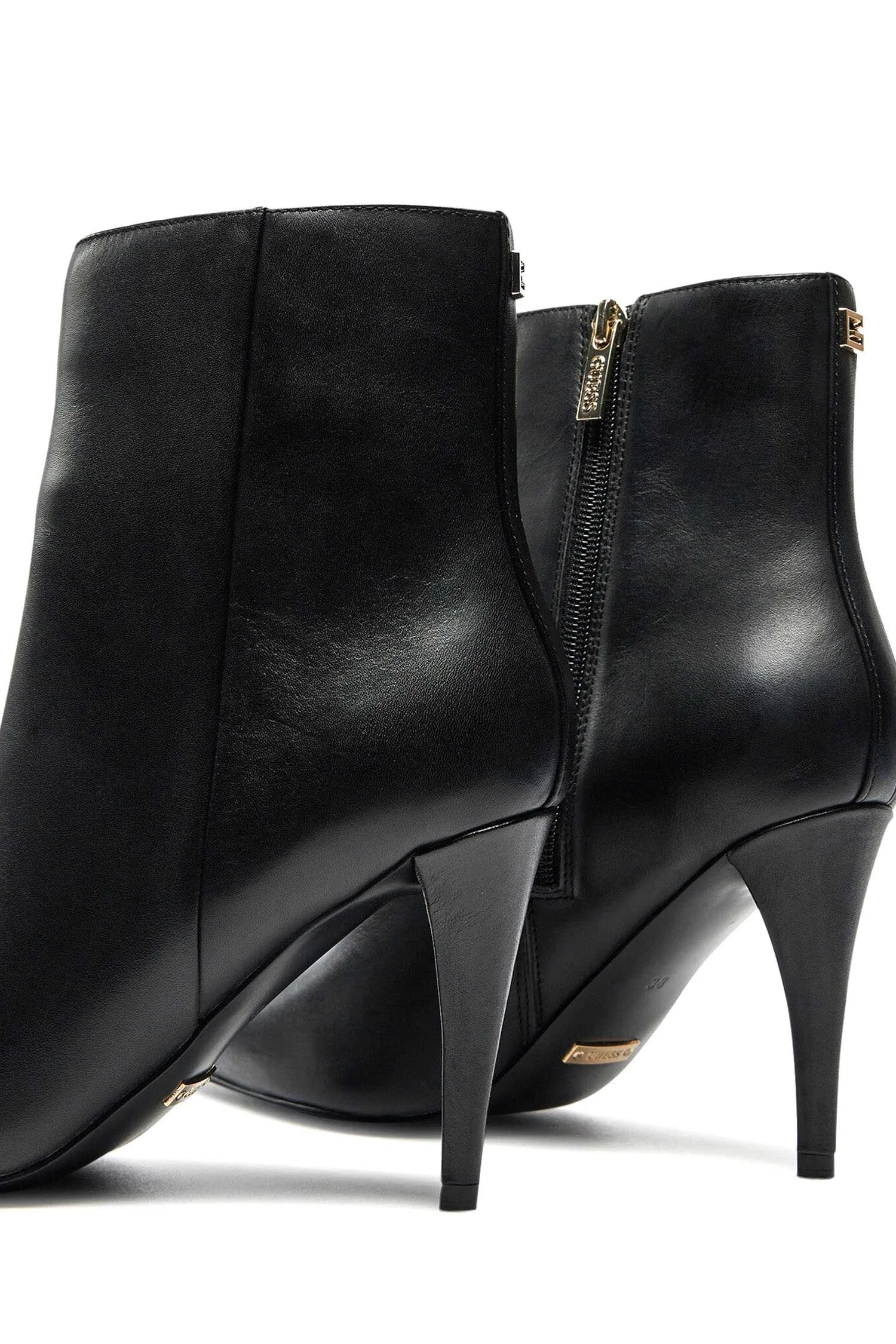 GUESS - IDREENA GUESS - IDREENA