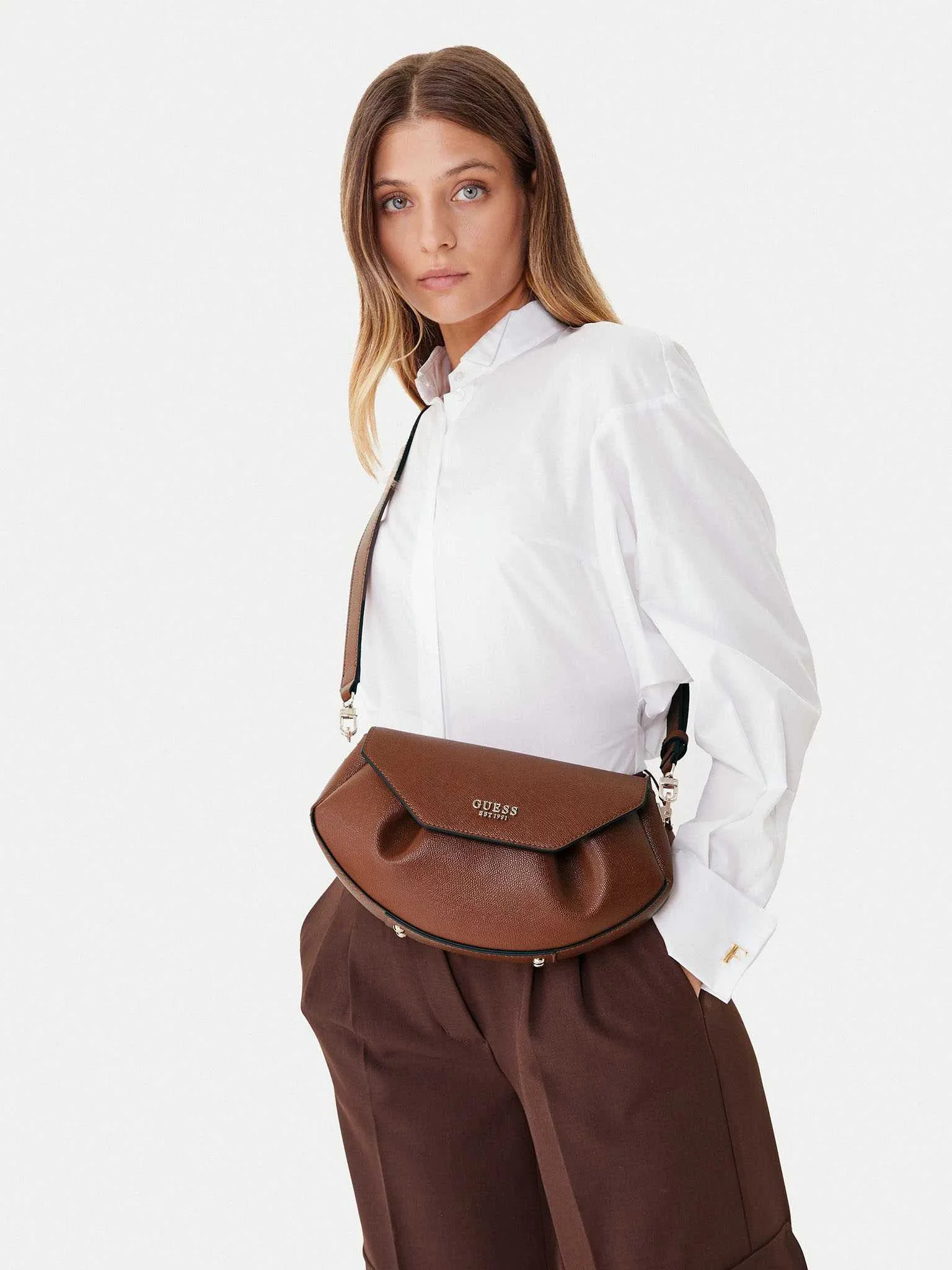 GUESS - AMORETTE FLAP CROSSBODY GUESS - AMORETTE FLAP CROSSBODY