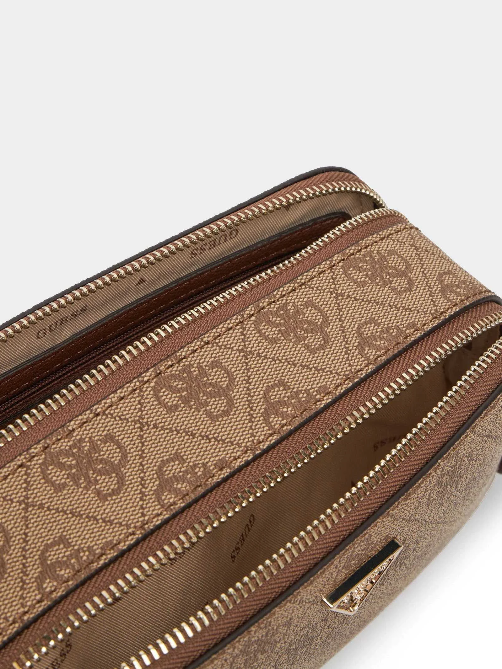 GUESS - NOELLE II CROSSBODY CAMERA GUESS - NOELLE II CROSSBODY CAMERA