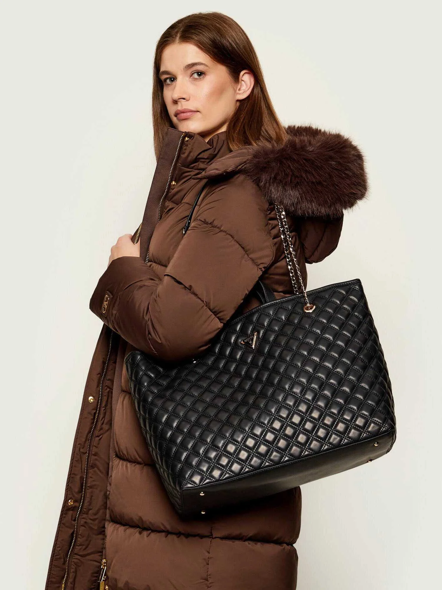 GUESS - GIULLY II LARGE 2 IN 1 TOTE GUESS - GIULLY II LARGE 2 IN 1 TOTE