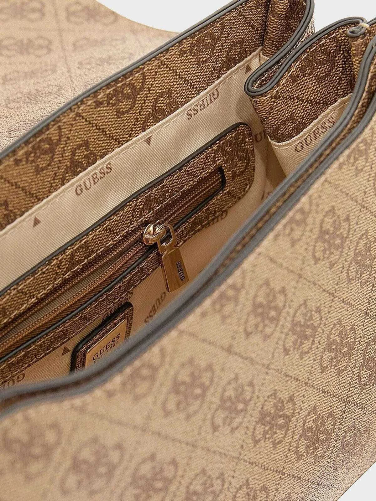 GUESS - CALISTA CONVERTIBLE XBODY FLAP GUESS - CALISTA CONVERTIBLE XBODY FLAP