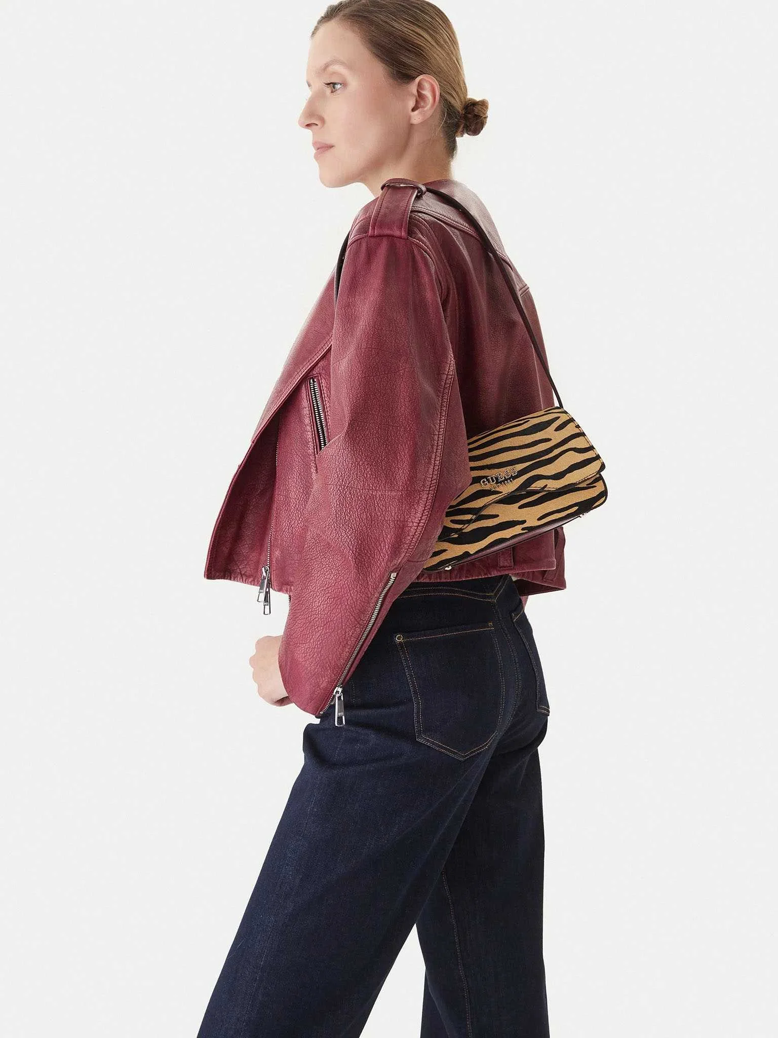 GUESS - DOMITILLA FLAP SHOULDER BAG GUESS - DOMITILLA FLAP SHOULDER BAG