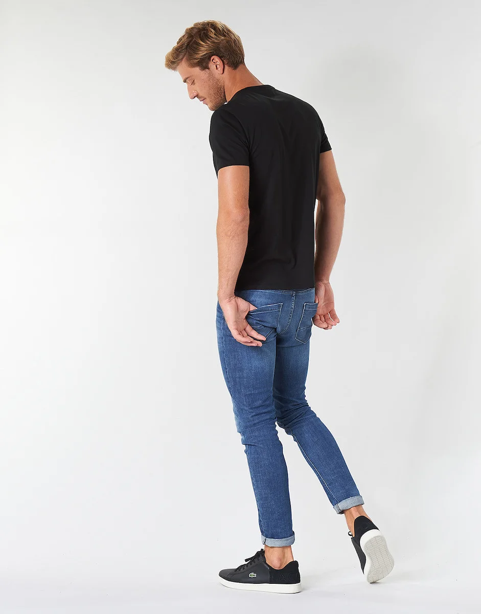Lacoste 2