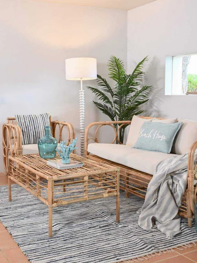 Item International -...