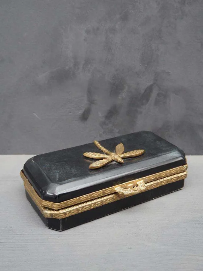 Chehoma – Black box, 19 x 8... 2