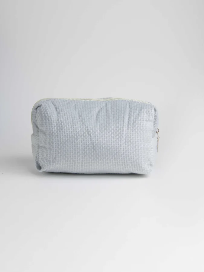 Item International -...