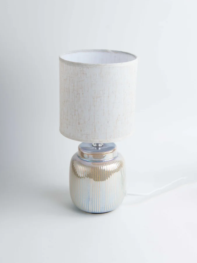 Item International - Table... 2