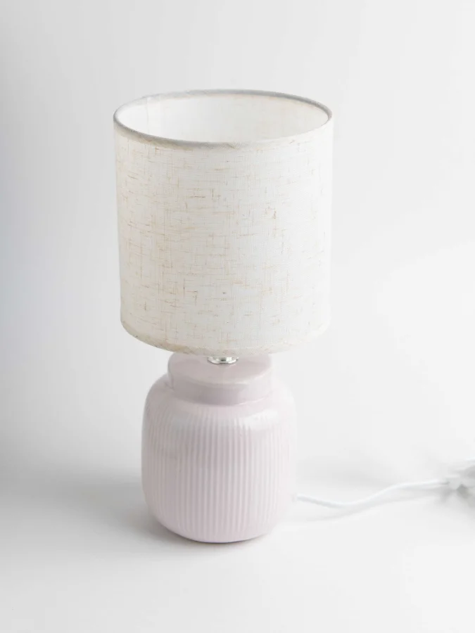 Item International - Table... 2