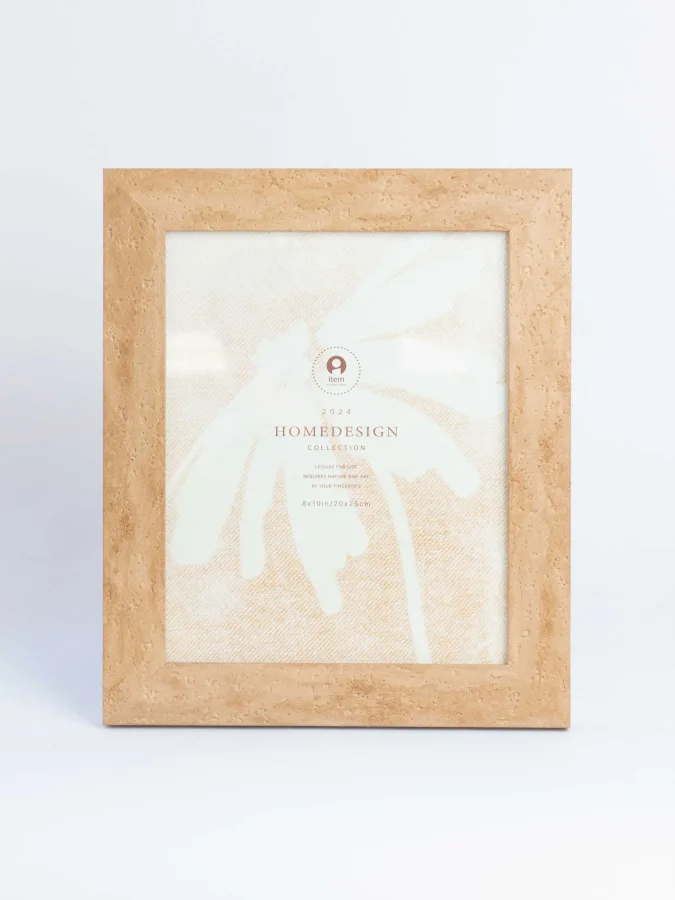 Item International - Photo...