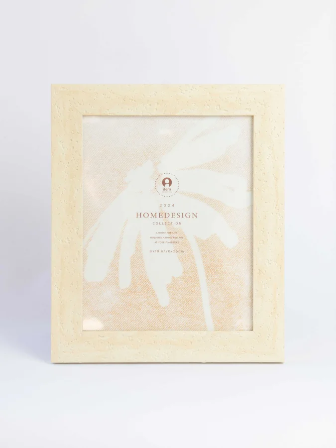 Item International - Photo...