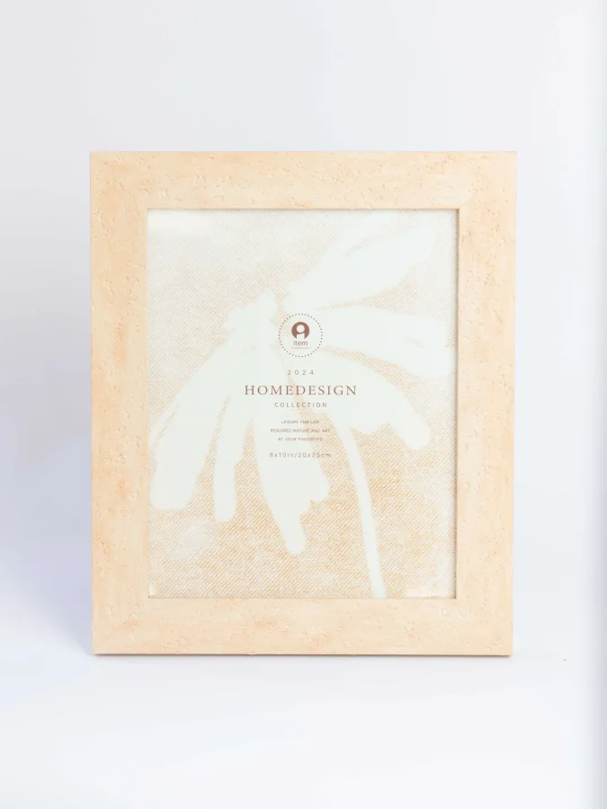 Item International - Photo...