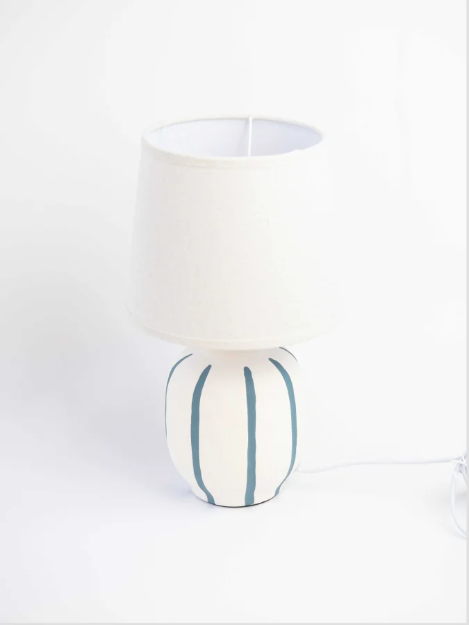 Item International - Table... 2