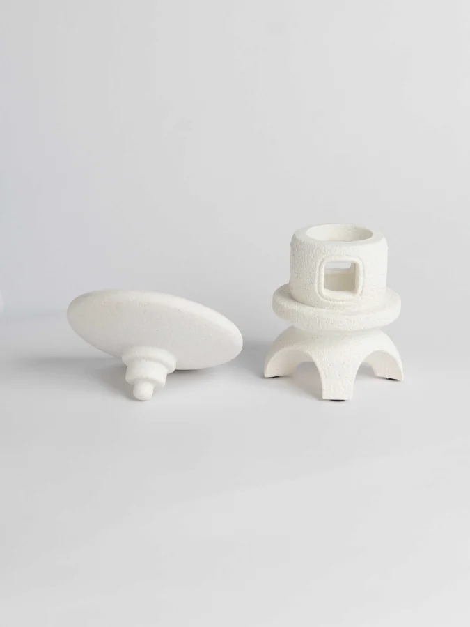 Item International - Table... 2