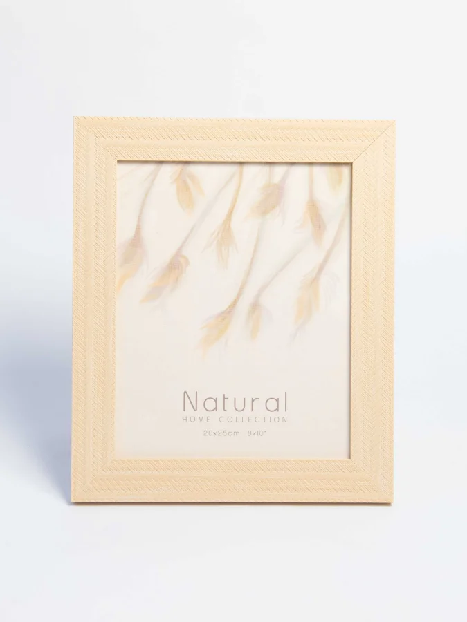 Item International - Photo...