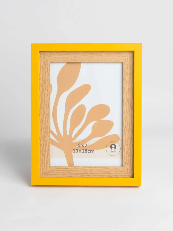 Item International - Photo...