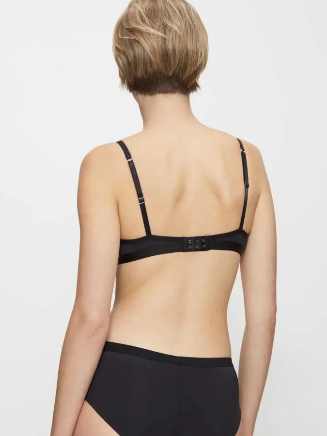 Triumph - Aura Spotlight WHU 2