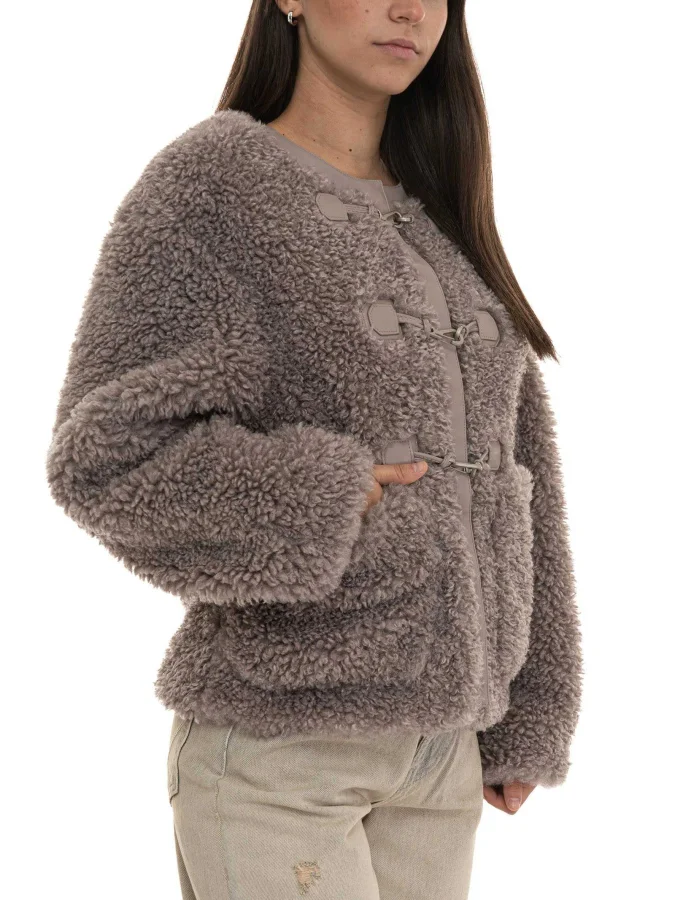 GUESS - GAIA FAUX FUR HOOK... 2