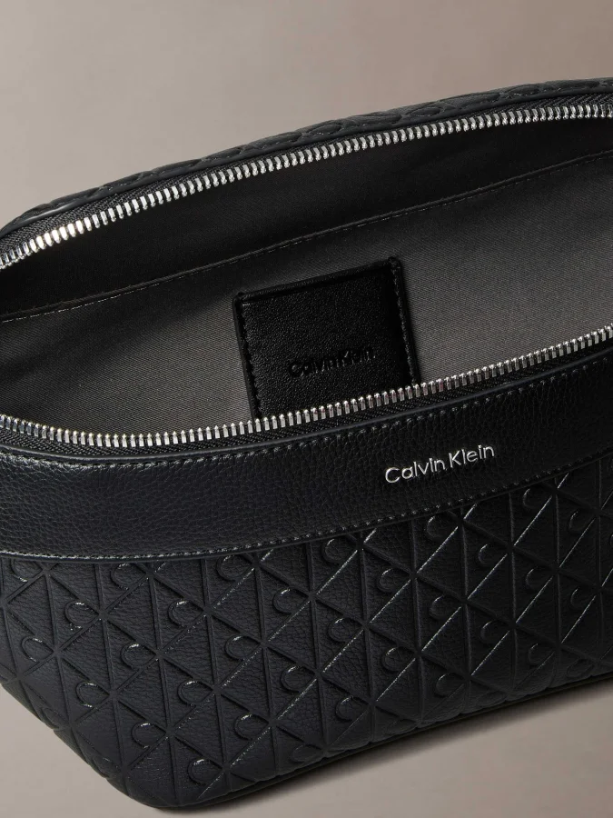 CALVIN KLEIN - EMBLEM AOP... 2