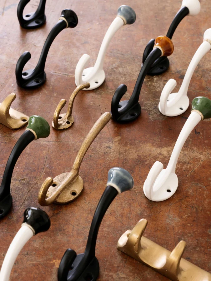 Madam Stolz - White Hanger,... 2