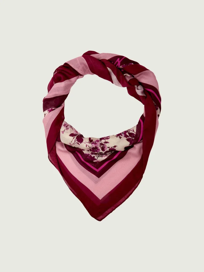 GUESS - LEA SCARF 2