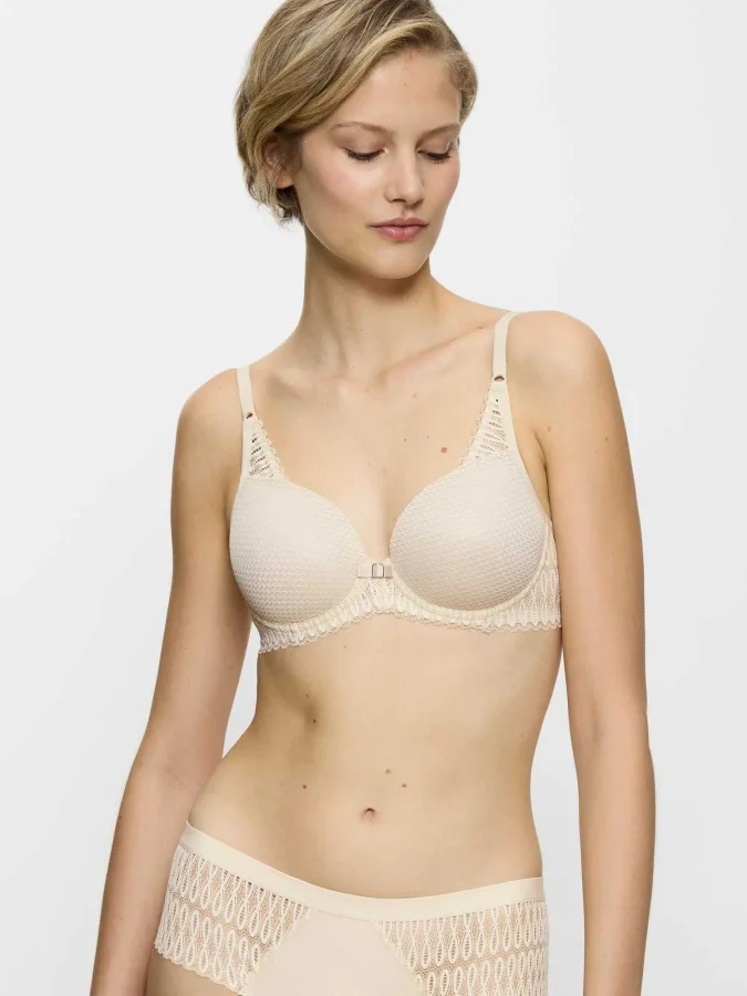 Triumph - Aura Spotlight WHP 2