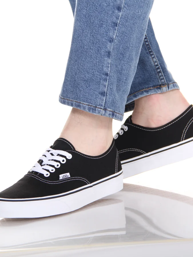 VANS - UA Authentic 2