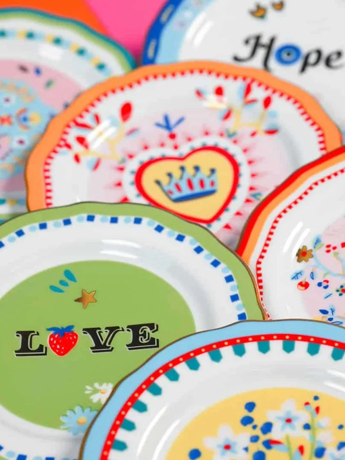 Baci Milano - Serving... 2