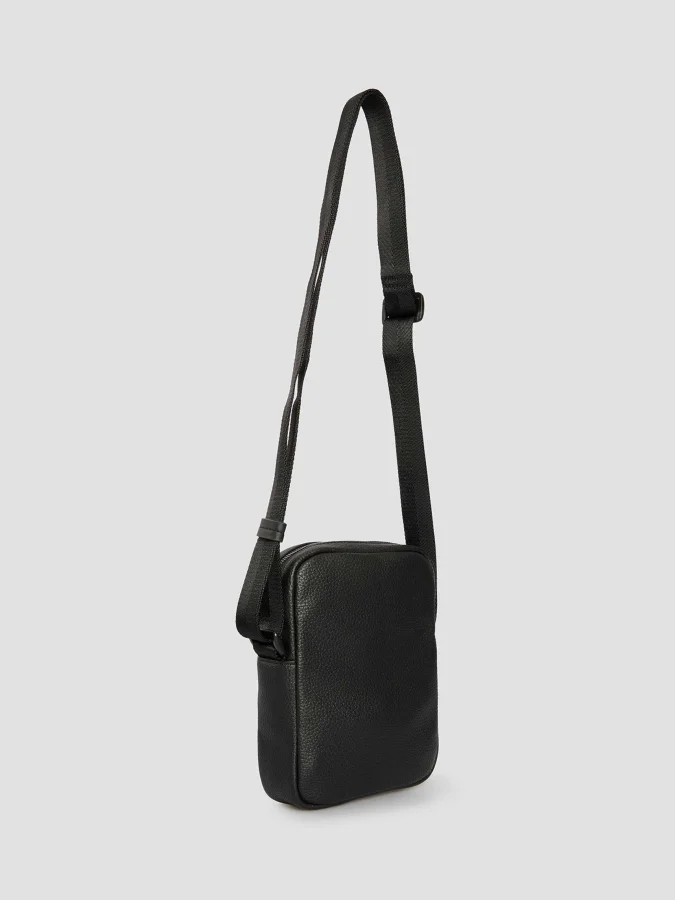 HUGO - REPORTER_WITH_ZIP 2