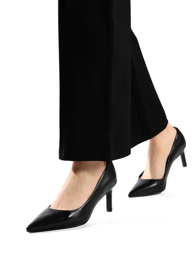 HUGO - Devany_Pump_lt 2