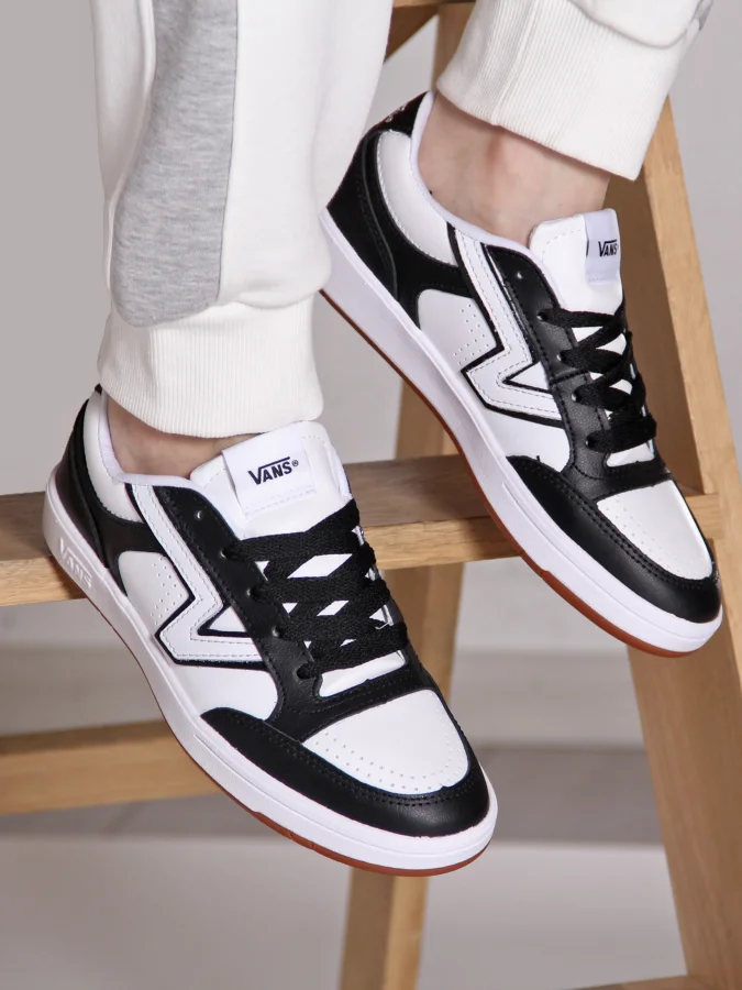 VANS - UA Lowland CC 2