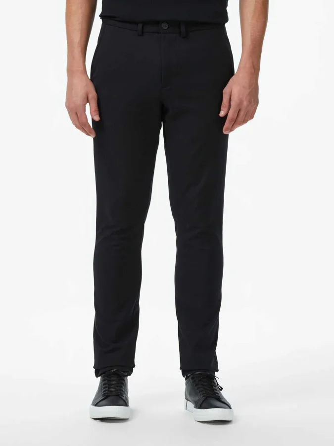Lacoste - men's Slim Fit pants