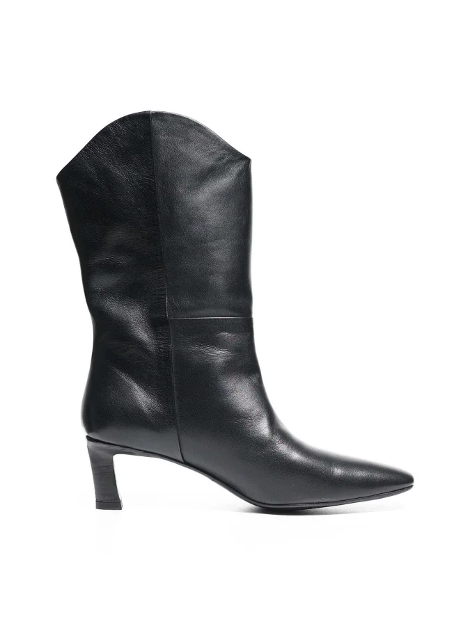 ATRIO X RUSO DANELIA