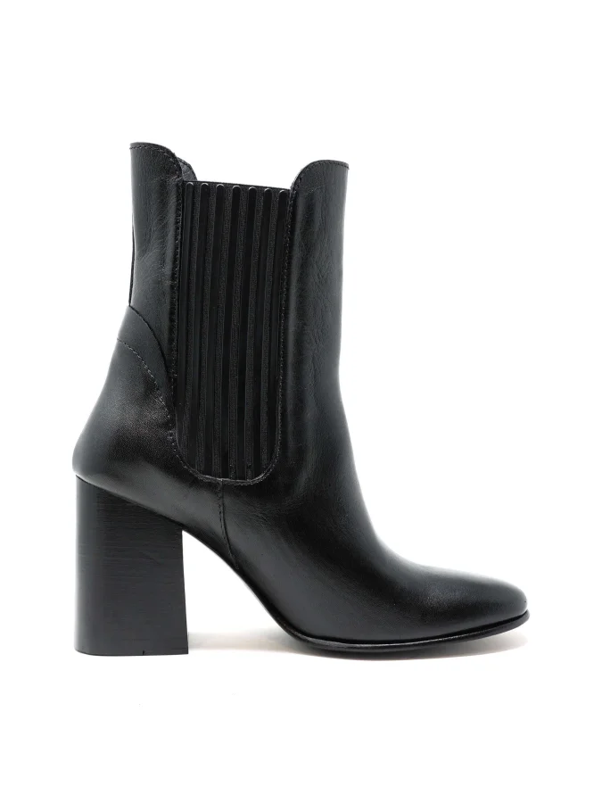 ATRIO X RUSO DANELIA