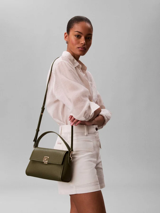 CALVIN KLEIN - EMBLEM HW... 2