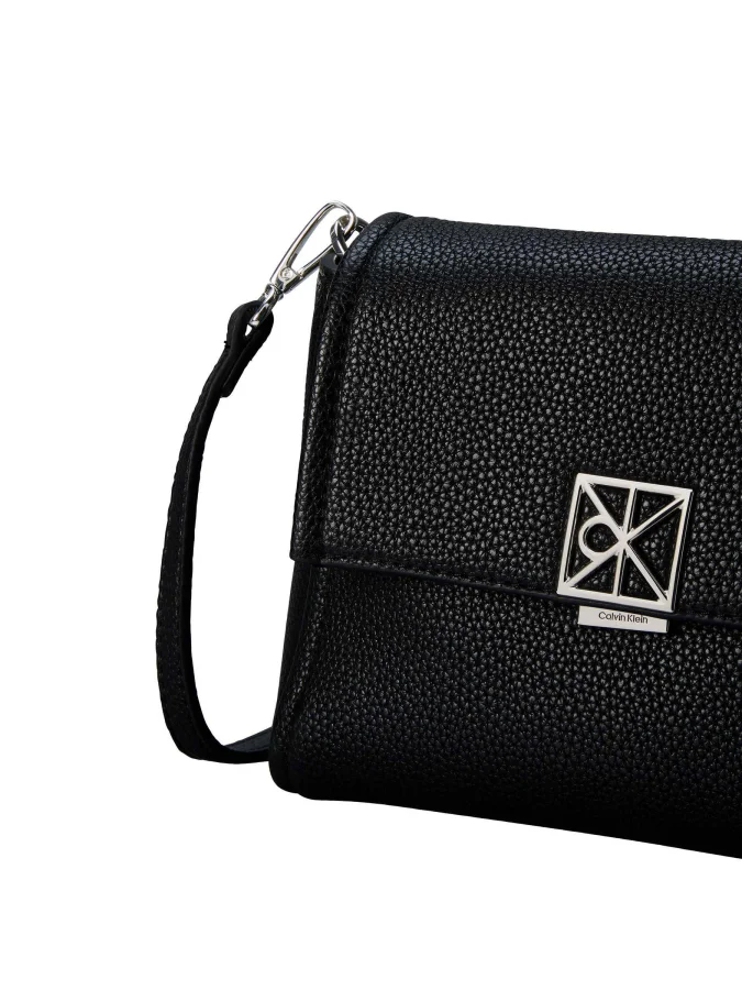 CALVIN KLEIN - EMBLEM HW... 2