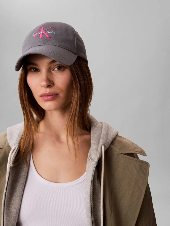 CALVIN KLEIN - MONOLOGO... 2