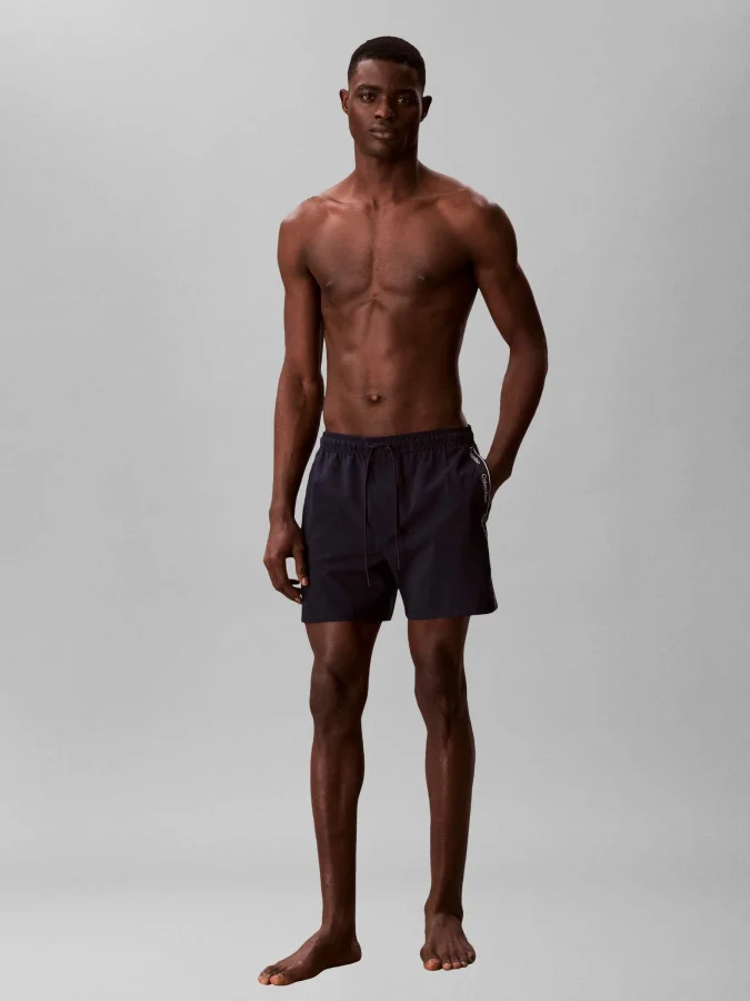 CALVIN KLEIN - MEDIUM... 2