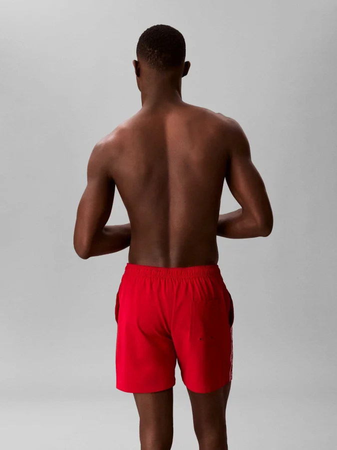 CALVIN KLEIN - MEDIUM... 2