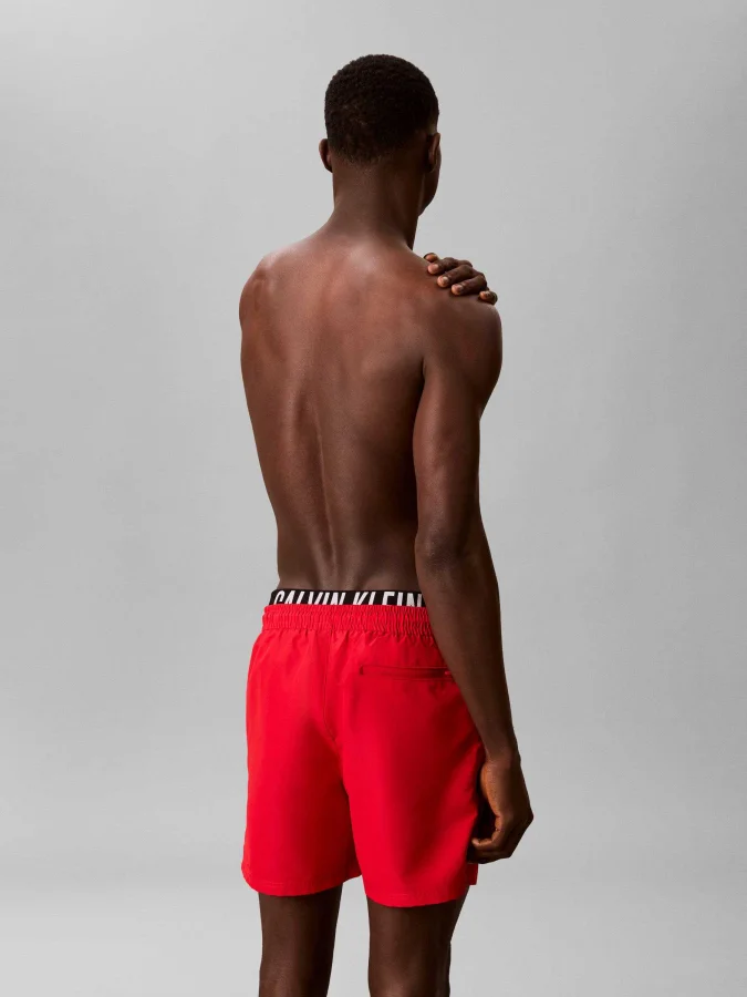 CALVIN KLEIN - MEDIUM... 2