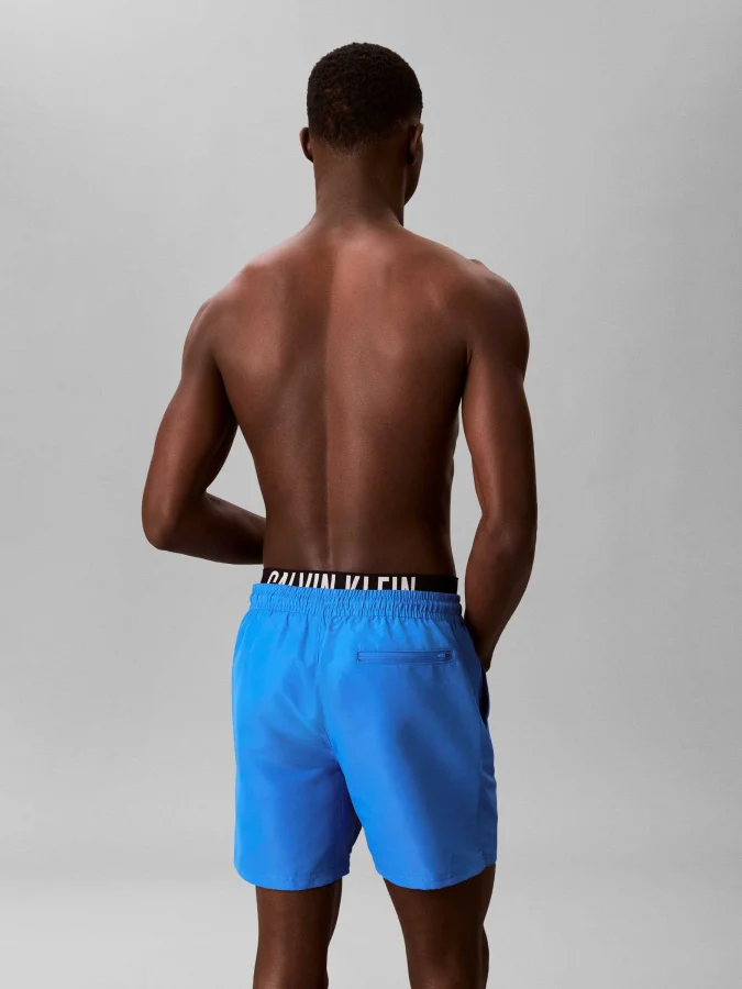 CALVIN KLEIN - MEDIUM... 2