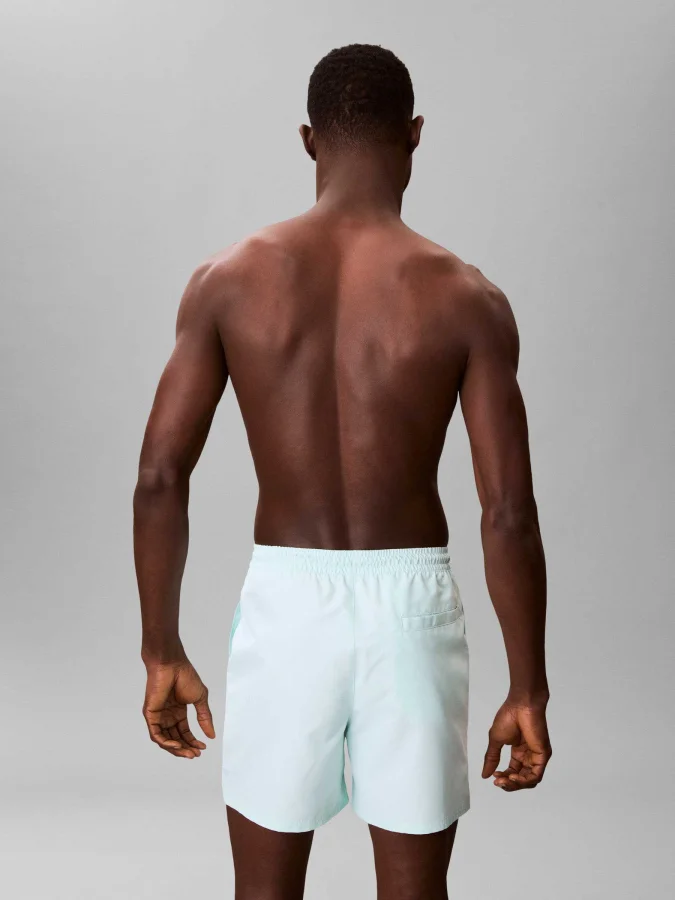 CALVIN KLEIN - MEDIUM... 2