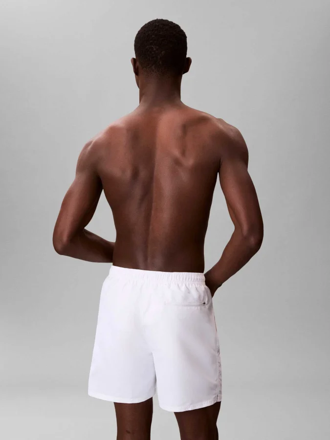 CALVIN KLEIN - MEDIUM... 2